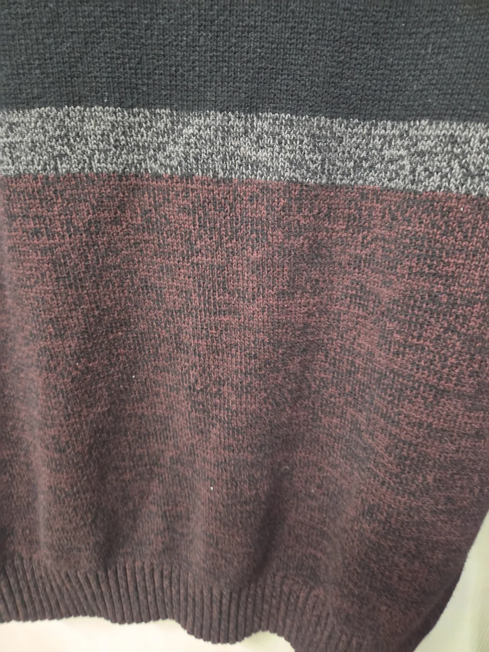 Hooded Knit Sweater Pullover Sweatshirt - Maroon and Gray